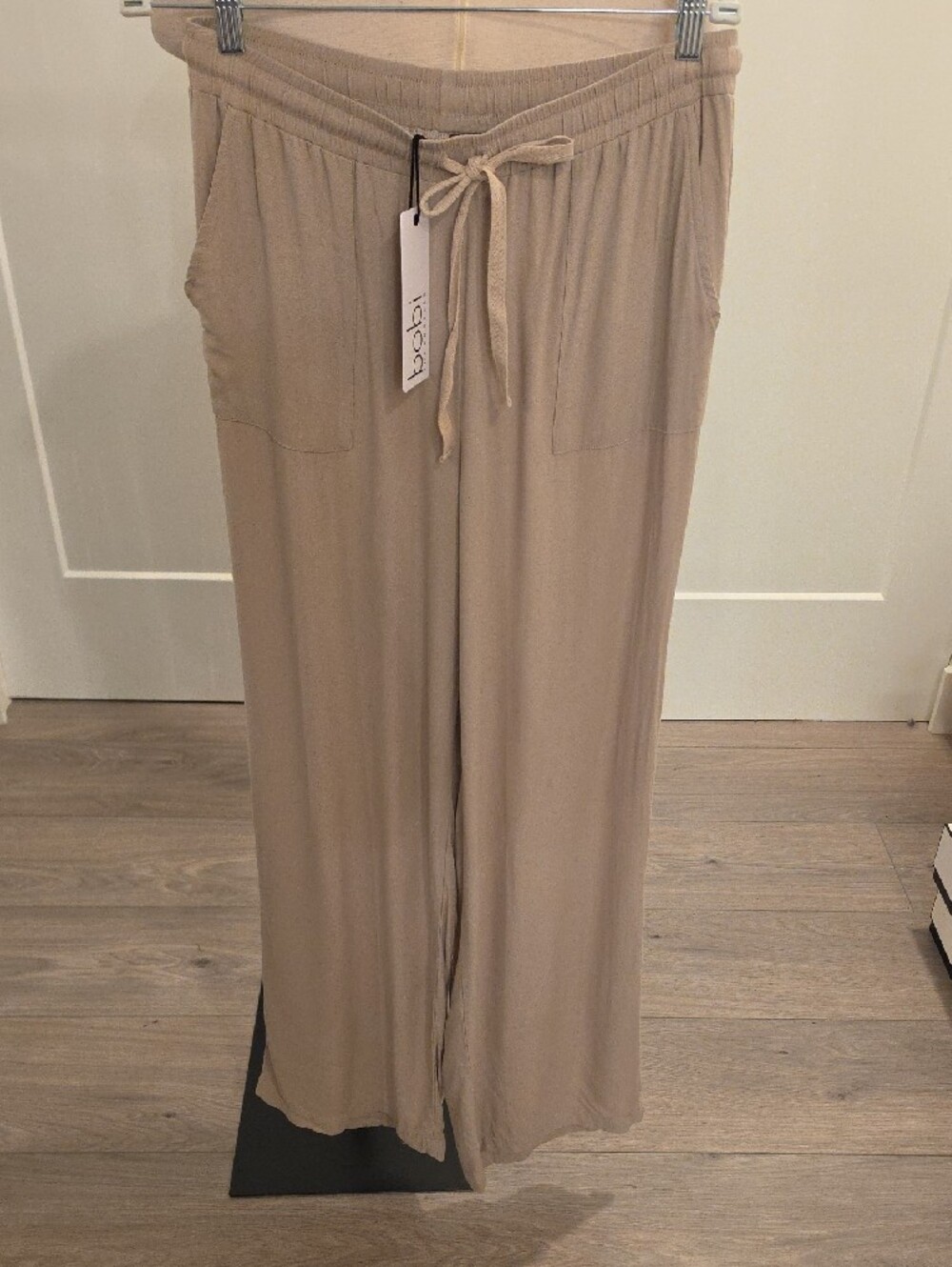 Bobi LA women’s  rayon wide leg pants in tan with drawstring  size M NWTS - Picture 2 of 11